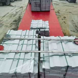 林芝 芝麻白仿形加直形路沿石出货日常