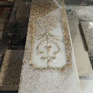 林芝 黄金麻花岗岩异形加工雕刻栏杆大柱