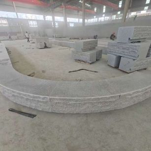 林芝 芝麻白异形坐凳，自然面光面弧形加工