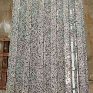 林芝 芝麻白花岗岩荔枝面雕刻盲道，盲条