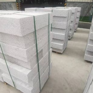 林芝 白麻花岗岩路沿石，立缘石，平缘石，路牙石，道牙石，马路牙子等