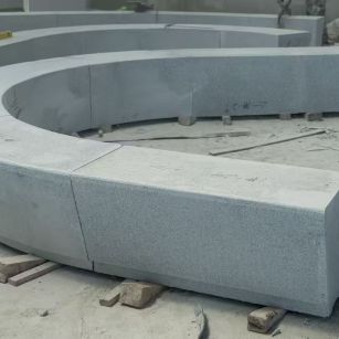 林芝 芝麻白花岗岩光面弧形坐凳