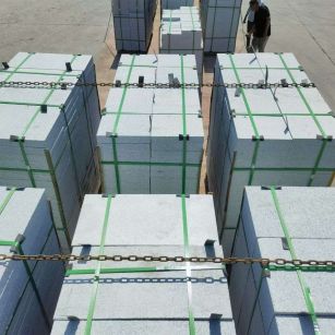 林芝 芝麻白花岗岩5公分地铺石 花岗岩厂家工厂装车日常