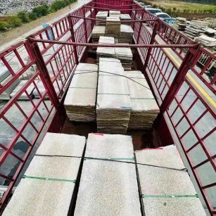 林芝 黄金麻花岗岩荔枝面，光面毛板装车完成