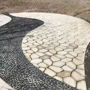 林芝 黄金麻冰裂纹地铺石工地铺装案例