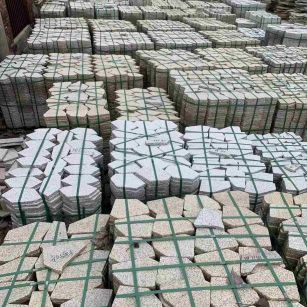 林芝 黄金麻白麻花岗岩荔枝面地铺石(冰裂纹)