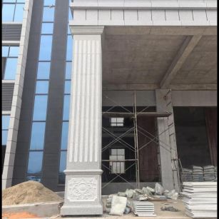 林芝 芝麻白光面花岗岩门楼大柱（罗马柱）配雕花底座