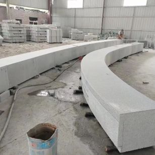 林芝芝麻白花岗岩石板材 园林光面弧形坐凳