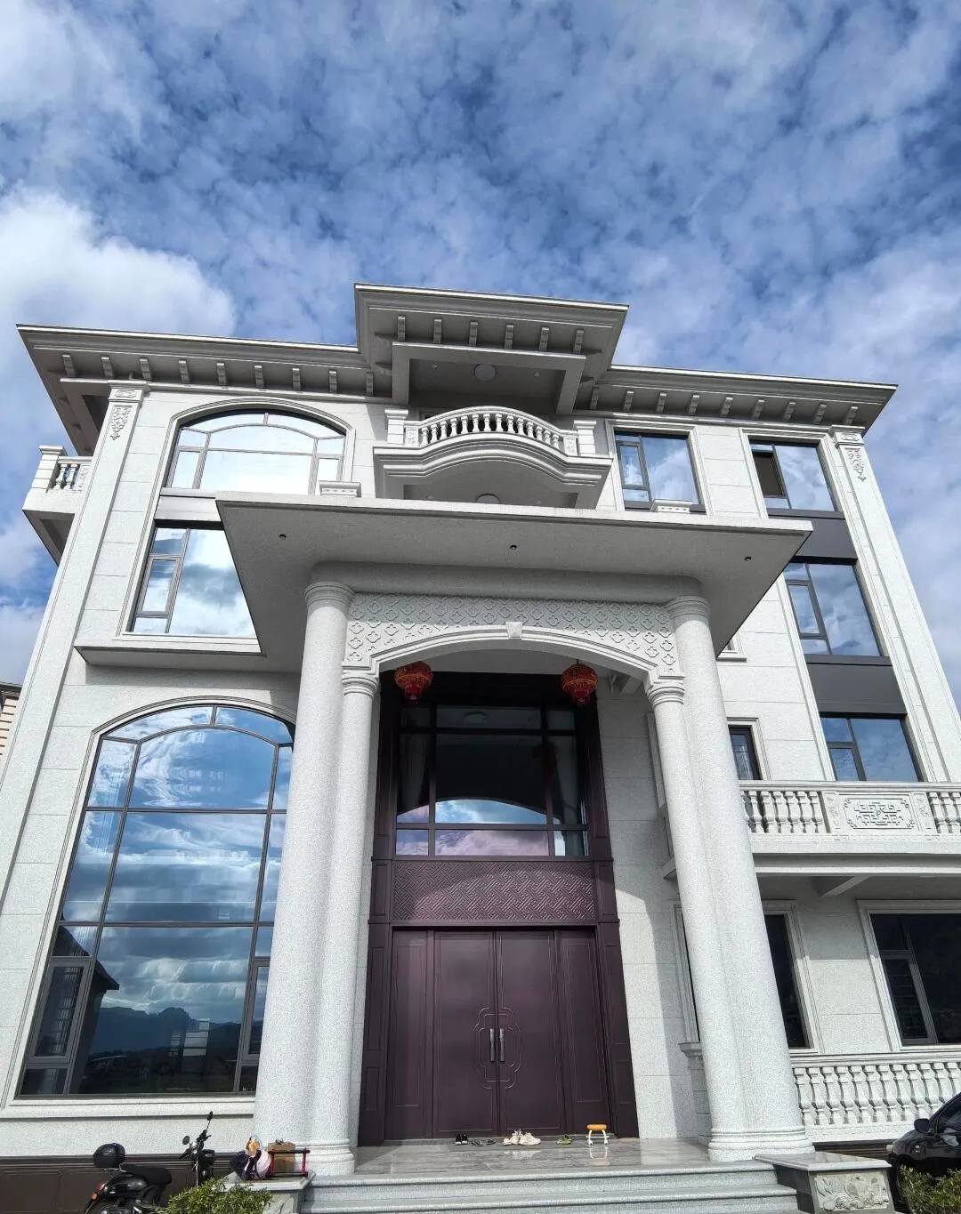 林芝白麻别墅外墙干挂石材效果示例