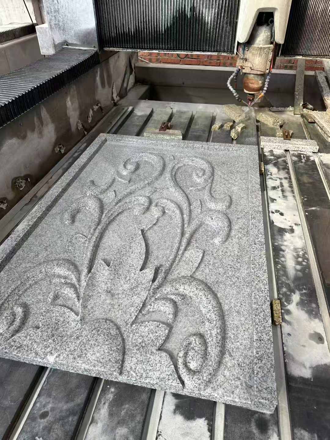 林芝 白麻别墅干挂雕花板