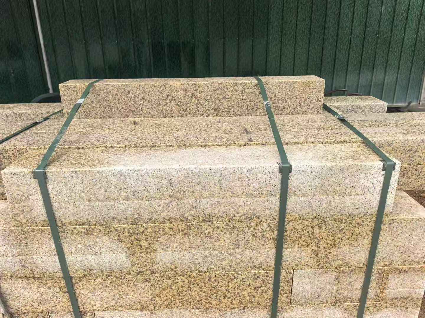 林芝 黄金麻花岗岩石材机切面栏杆料半成品