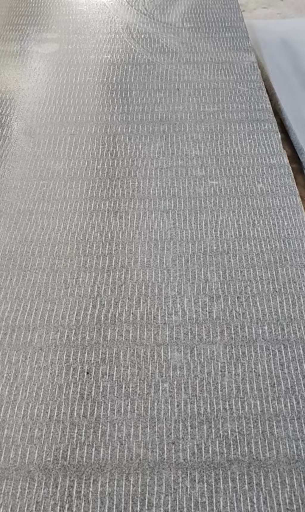 林芝 芝麻灰花岗岩斧剁面，刀斩面