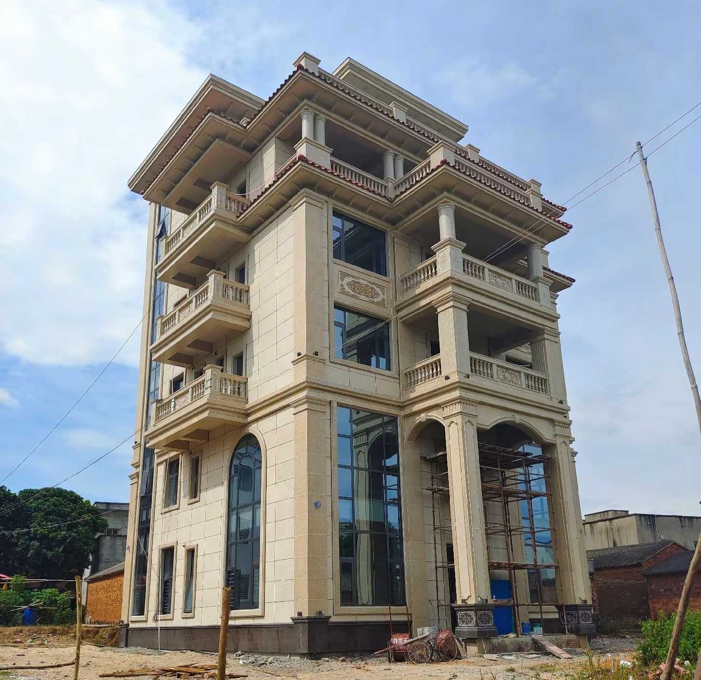 林芝 黄金麻花岗岩石材别墅外墙干挂搭配（雕花栏杆花瓶柱门楼罗马柱）