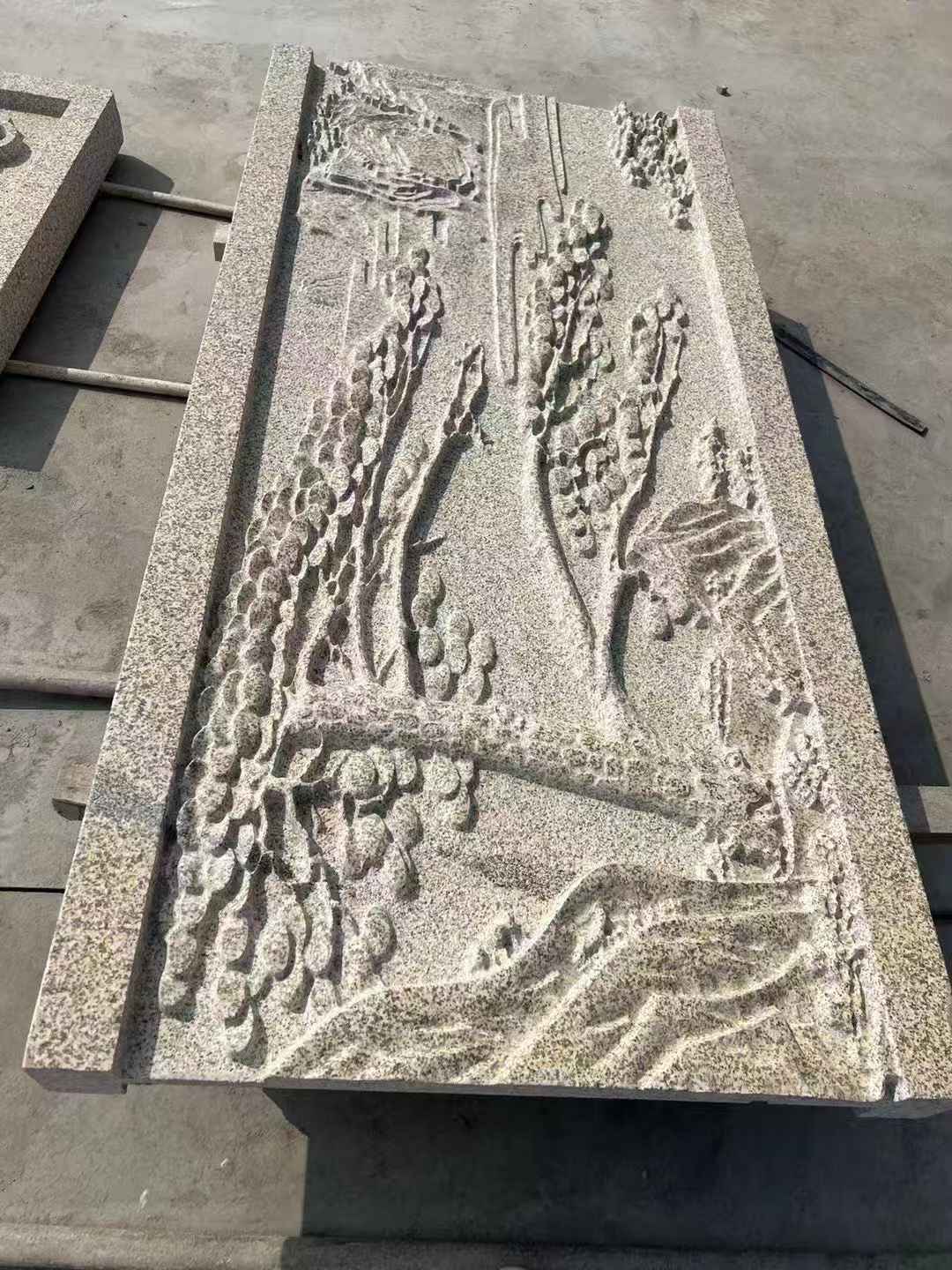 林芝 黄金麻雕刻板浮雕迎客松