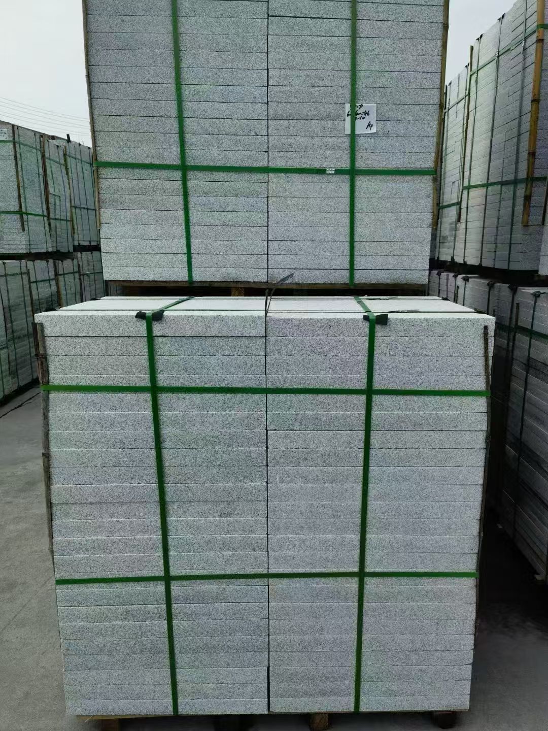 林芝 芝麻白火烧，园林广场市政工程地铺石，1.8~5.0厚均有现货