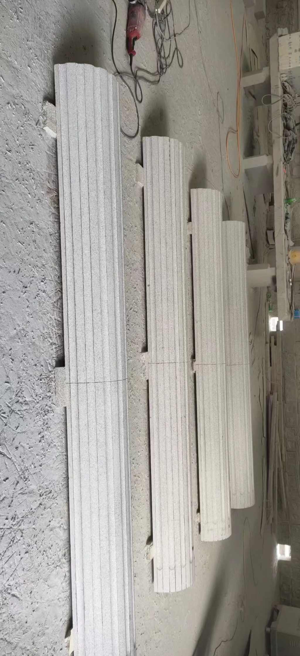 林芝 花岗岩厂家带你看白麻花岗岩门楼大柱柱皮