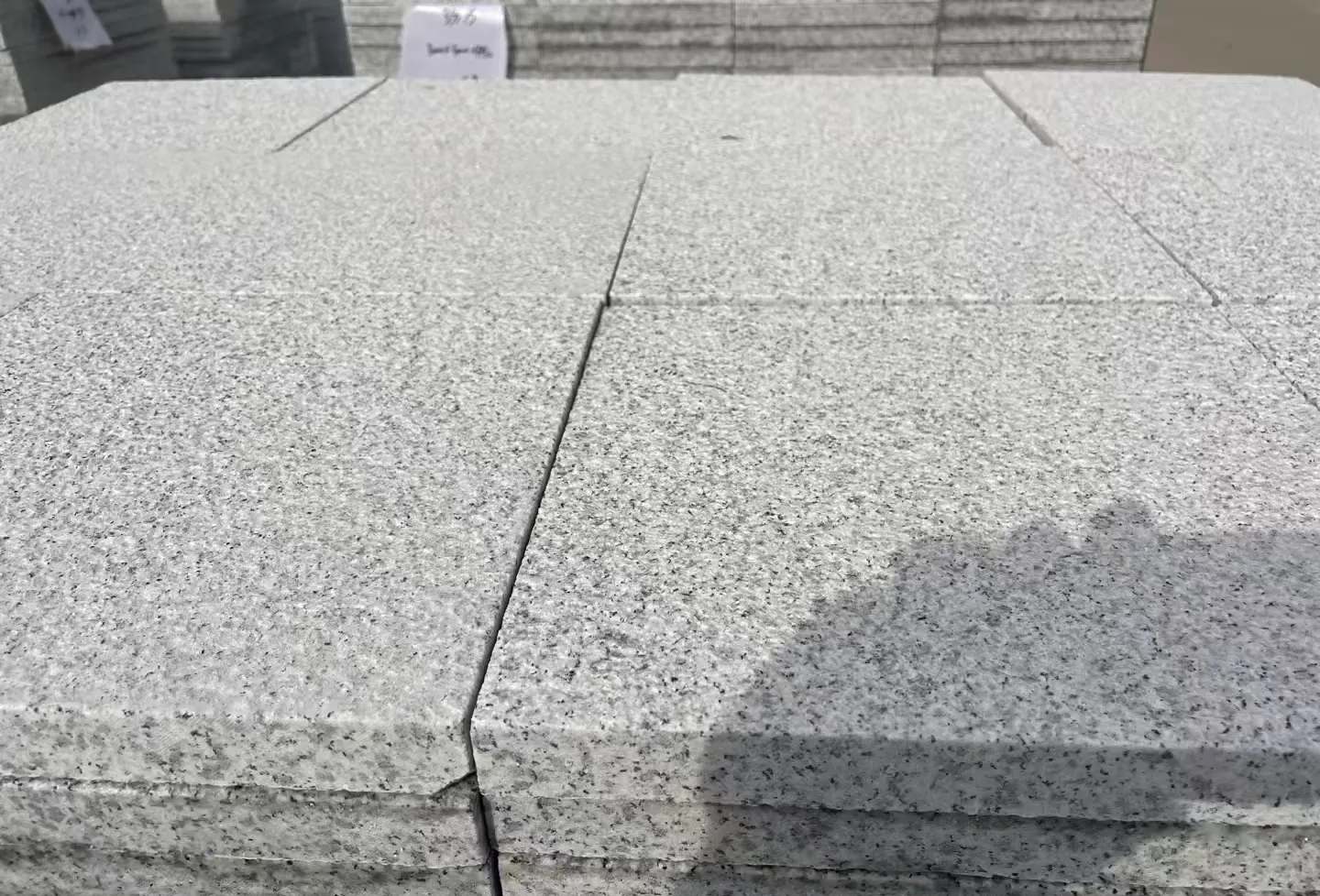 林芝 白麻花岗岩石材推荐 荔枝面地铺石