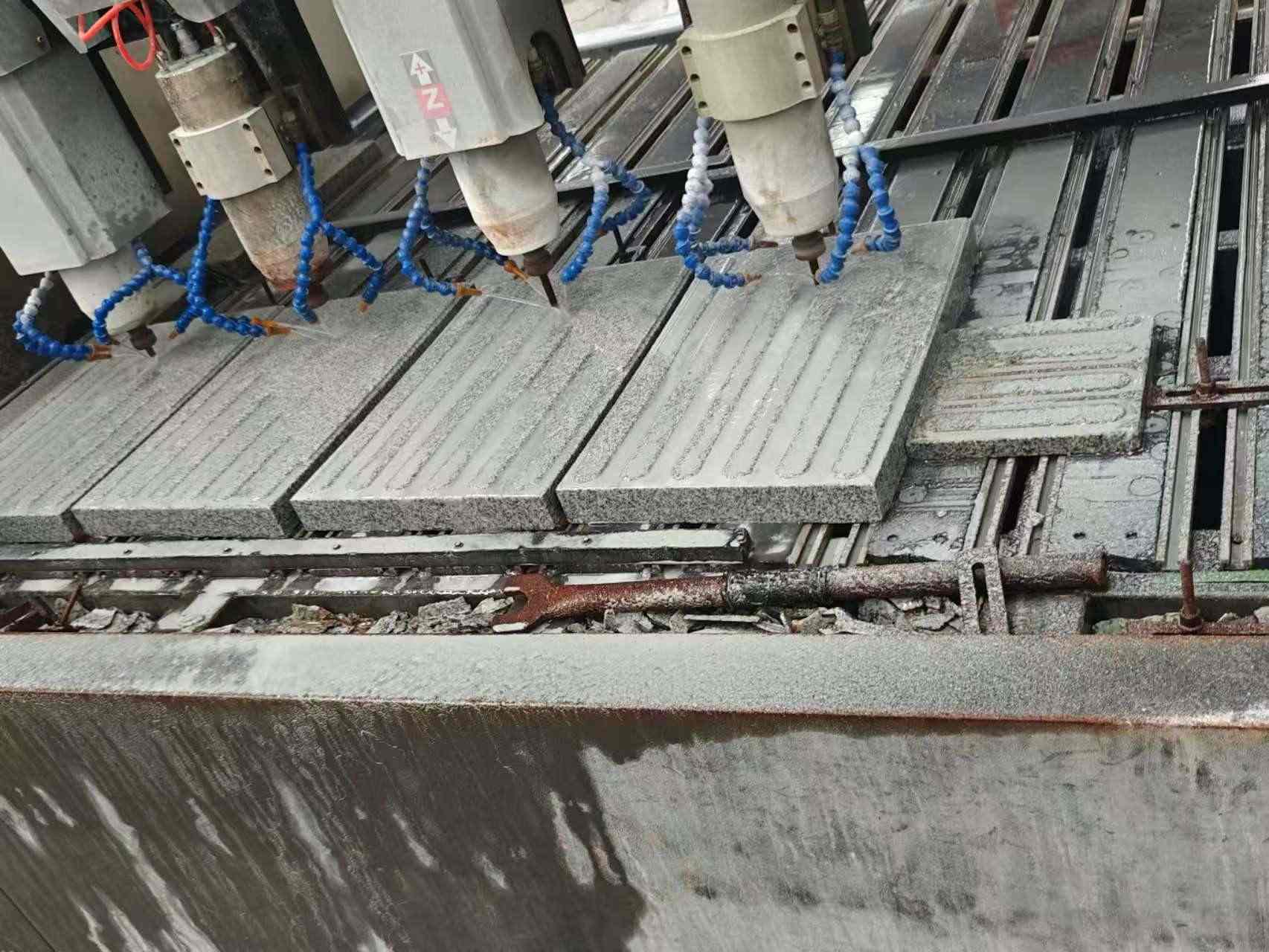 林芝 芝麻白花岗岩荔枝面盲道雕刻