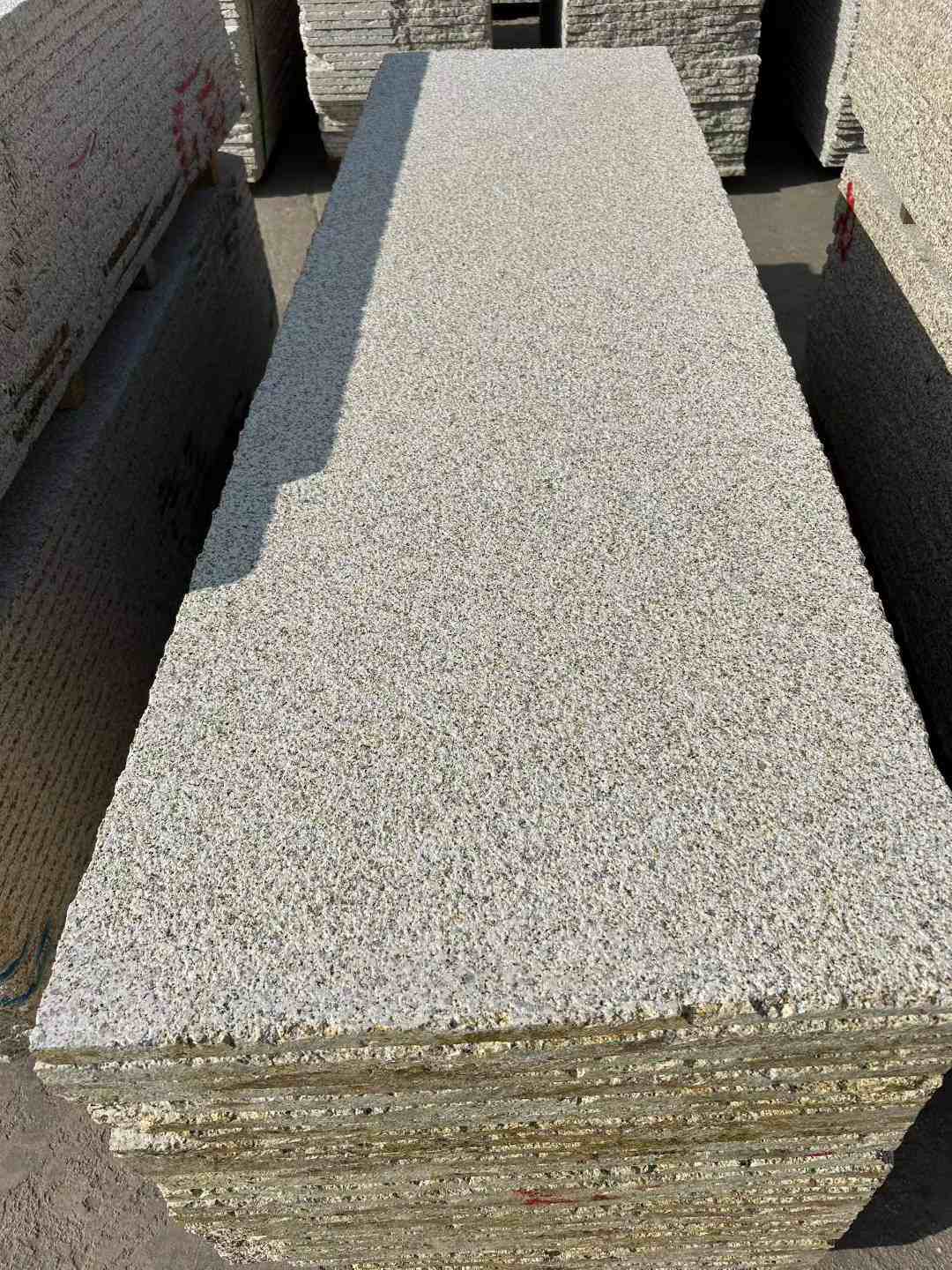 林芝 黄金麻花岗岩荔枝面毛板，半成品