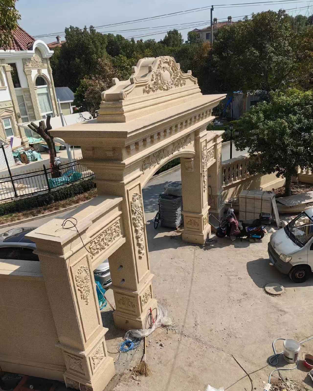 林芝 黄金麻荔枝面花岗岩别墅门楼