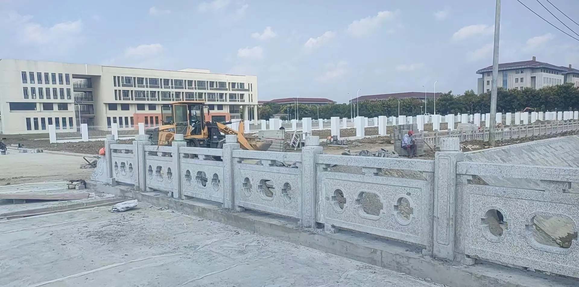 林芝 白麻花岗岩荔枝面河道栏杆