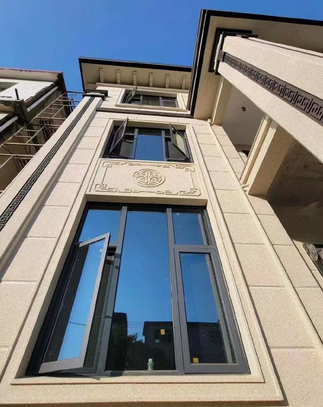 林芝 黄金麻荔枝面别墅外墙干挂效果展示