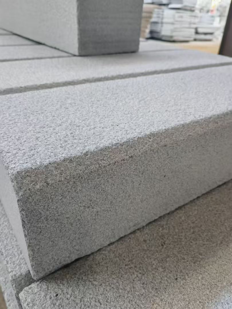 林芝 芝麻灰荔枝面路沿石