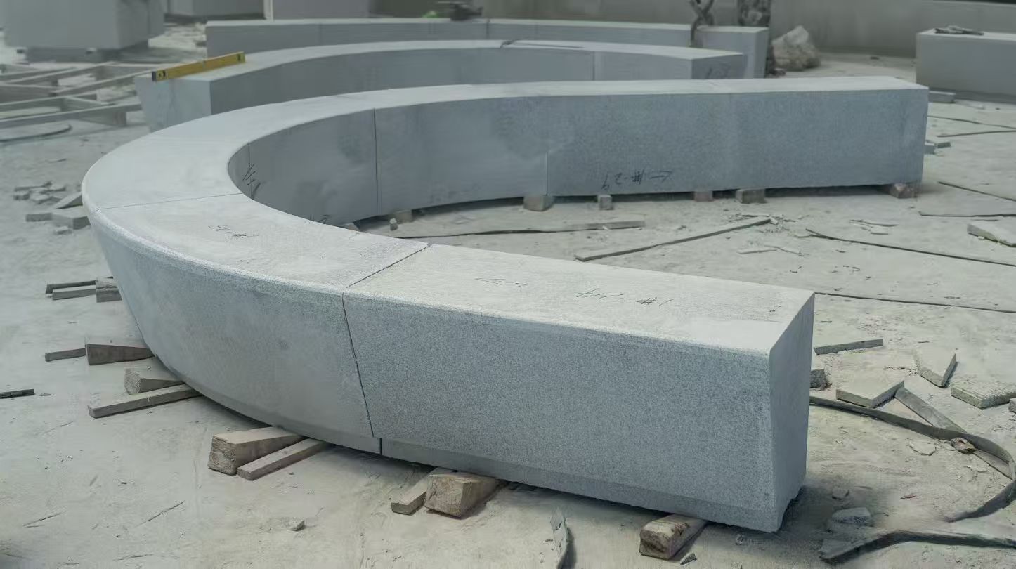 林芝 芝麻白花岗岩光面弧形坐凳