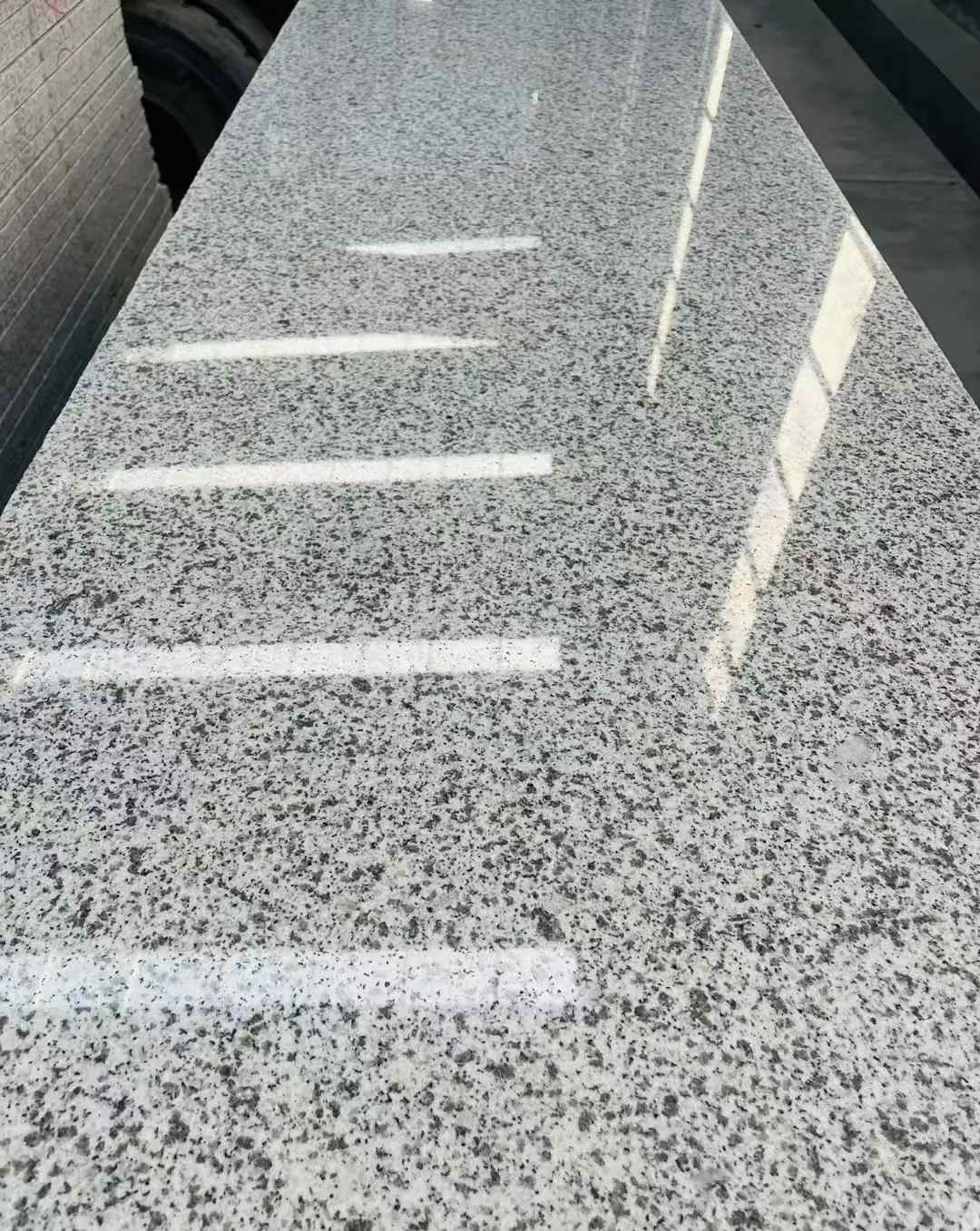 林芝 白麻花岗岩光面毛板